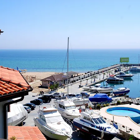 Baratero Marina Апартаменты