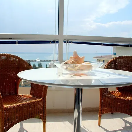 Baratero Marina Апартаменты *